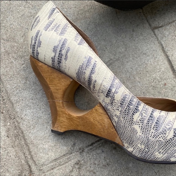Anthropologie wooden heel shoes size 8 - Picture 5 of 7